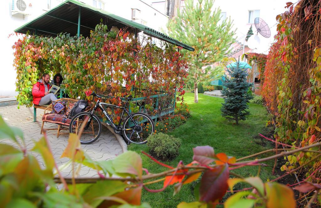 Alpinist Hotel Bishkek Exterior foto