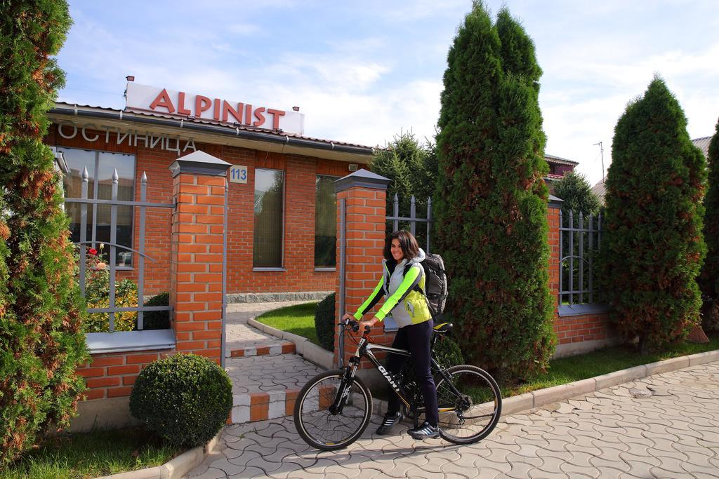 Alpinist Hotel Bishkek Exterior foto